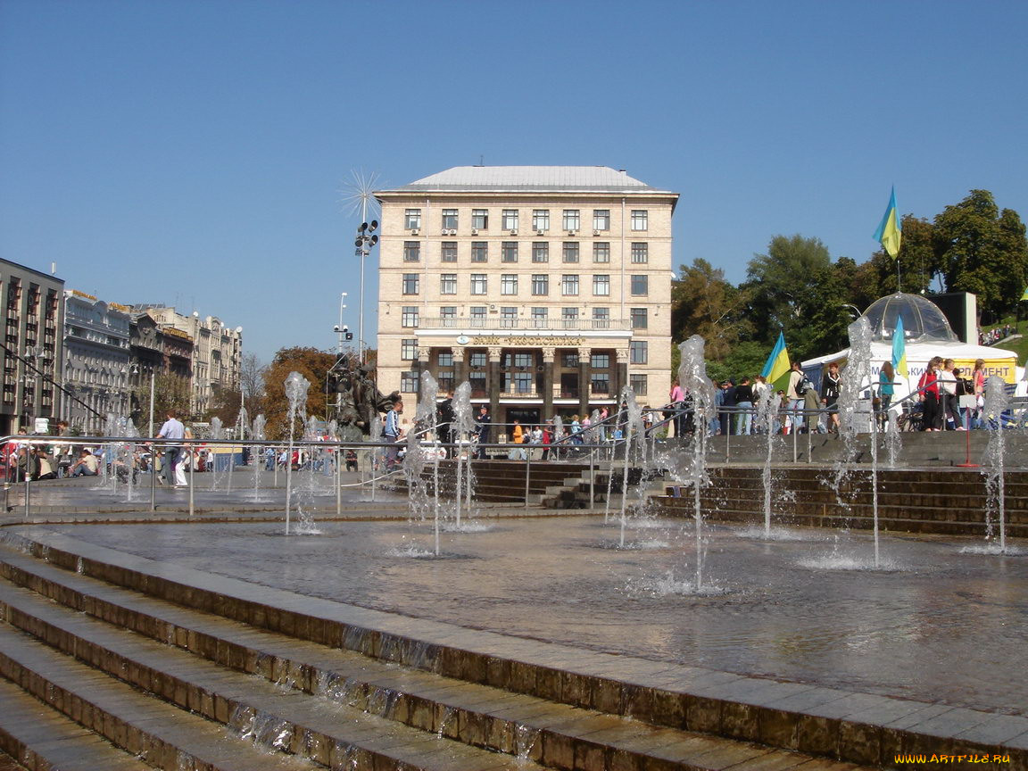kiev, ukraine, on, khreschatick, street, 